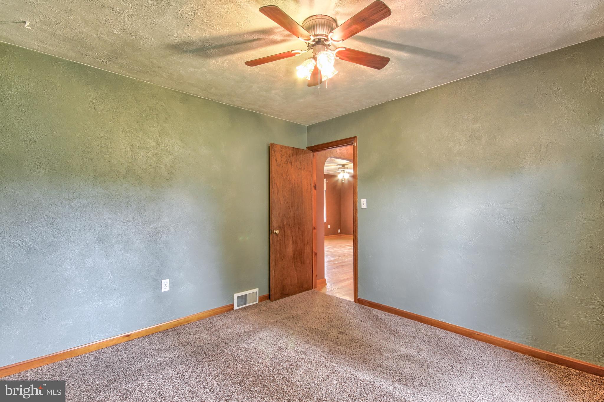 11 Willow Run Road Dover, PA 17315 - Photo 14 of 32 Gallery Image 14