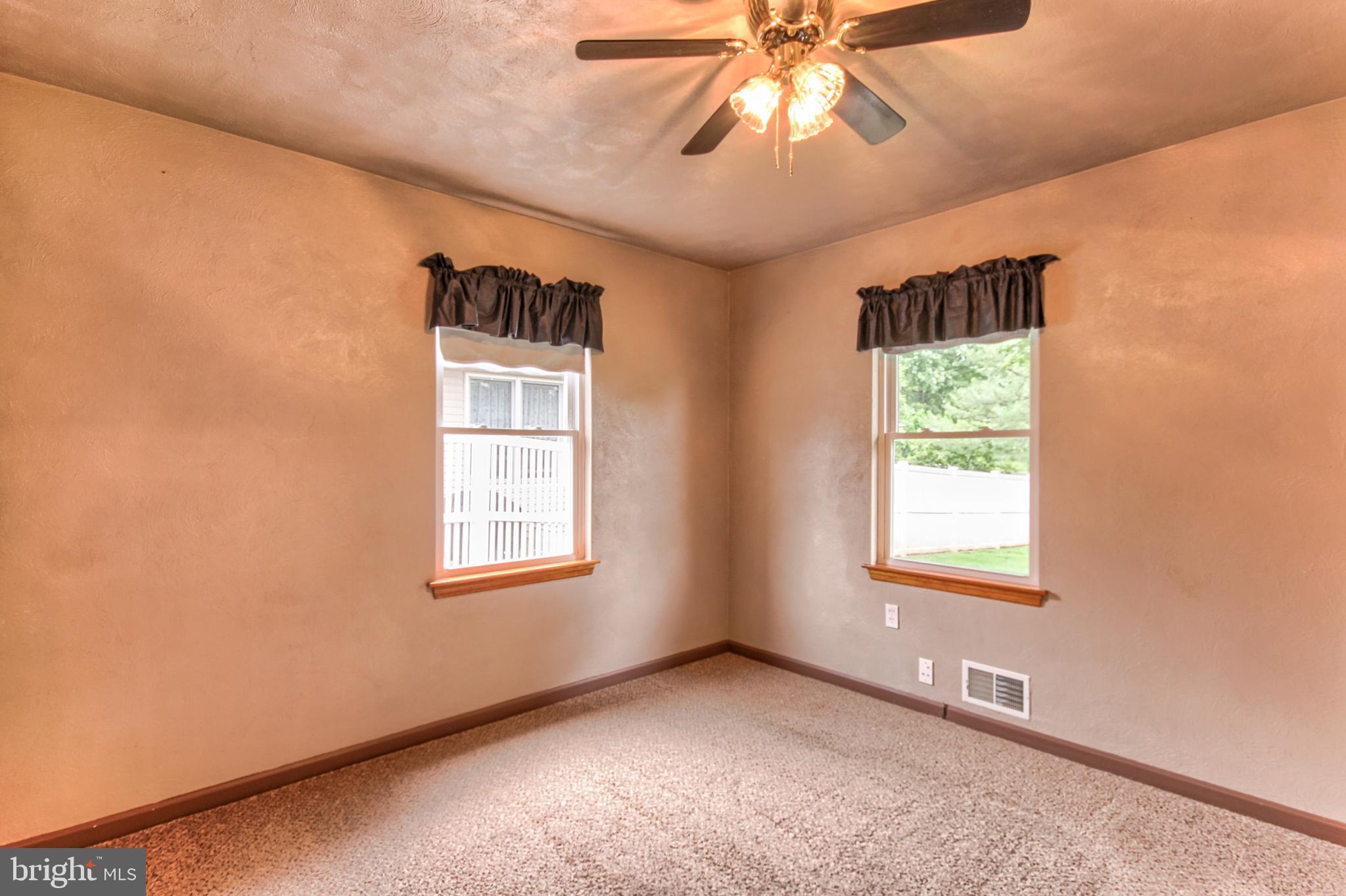 11 Willow Run Road Dover, PA 17315 - Photo 16 of 32 Gallery Image 16