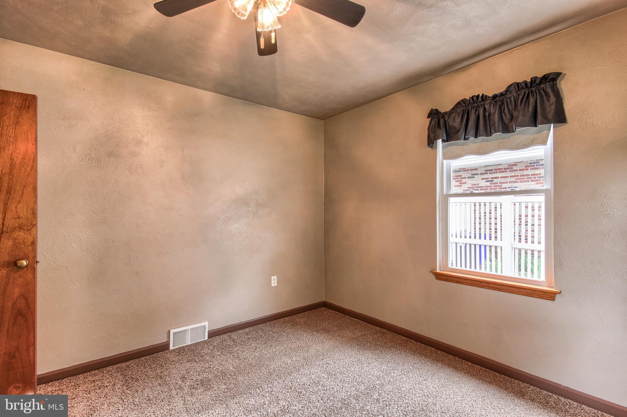 11 Willow Run Road Dover, PA 17315 - Photo 17 of 32 Gallery Image 17