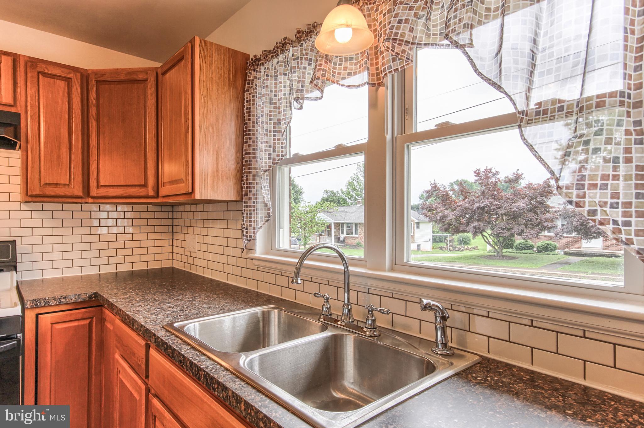 11 Willow Run Road Dover, PA 17315 - Photo 5 of 32 Gallery Image 5