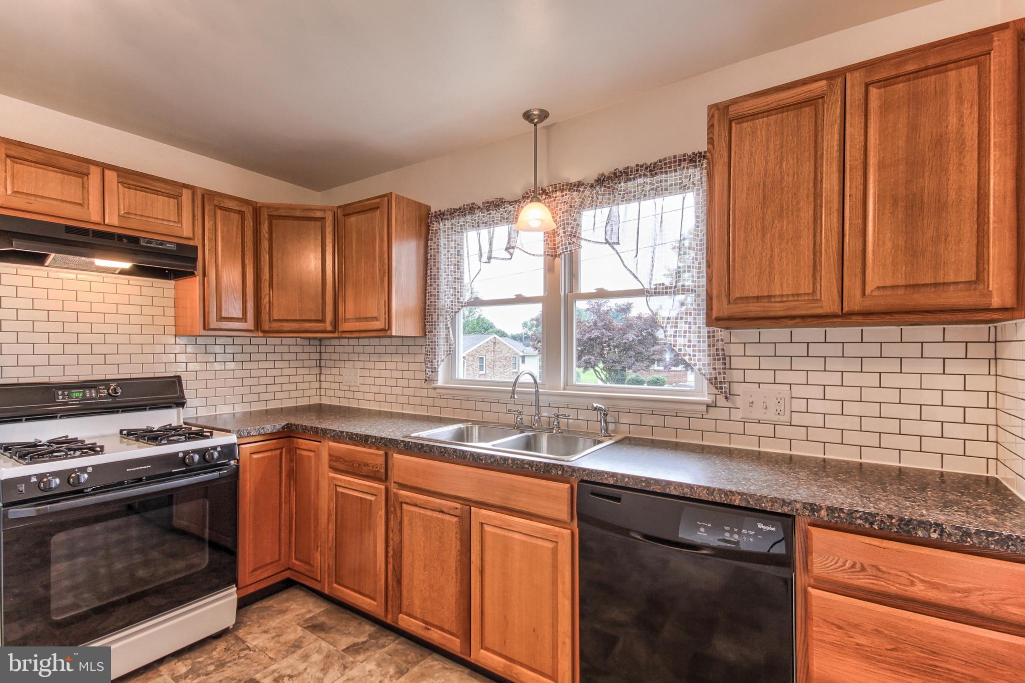 11 Willow Run Road Dover, PA 17315 - Photo 6 of 32 Gallery Image 6