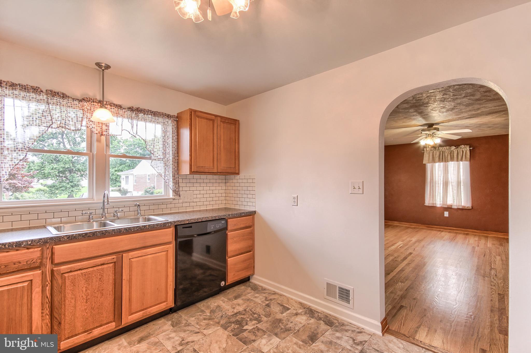 11 Willow Run Road Dover, PA 17315 - Photo 7 of 32 Gallery Image 7