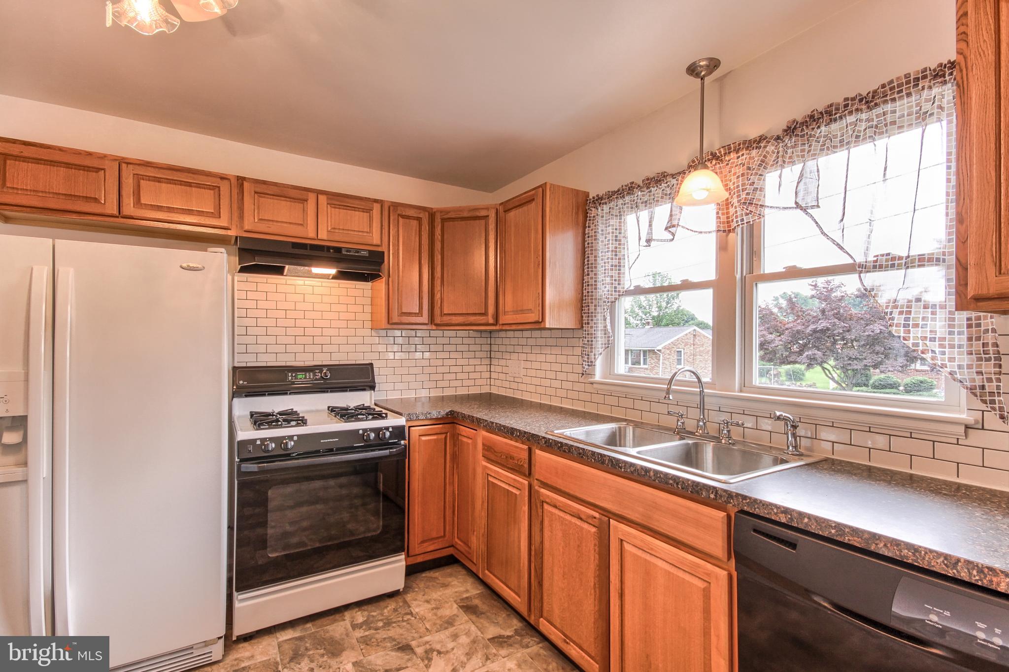 11 Willow Run Road Dover, PA 17315 - Photo 8 of 32 Gallery Image 8