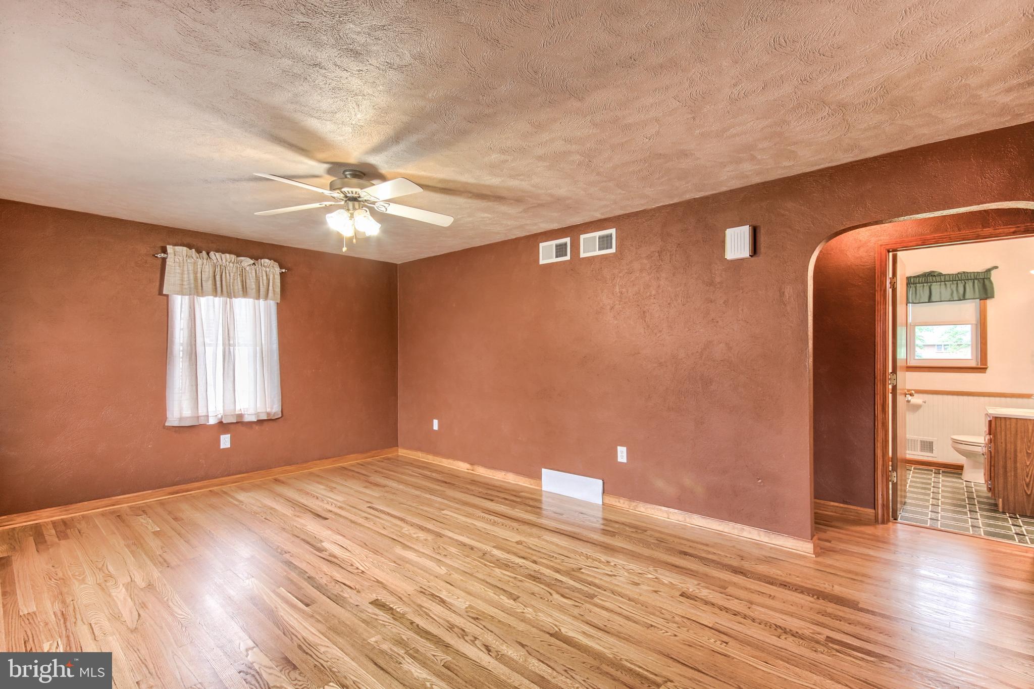 11 Willow Run Road Dover, PA 17315 - Photo 10 of 32 Gallery Image 10