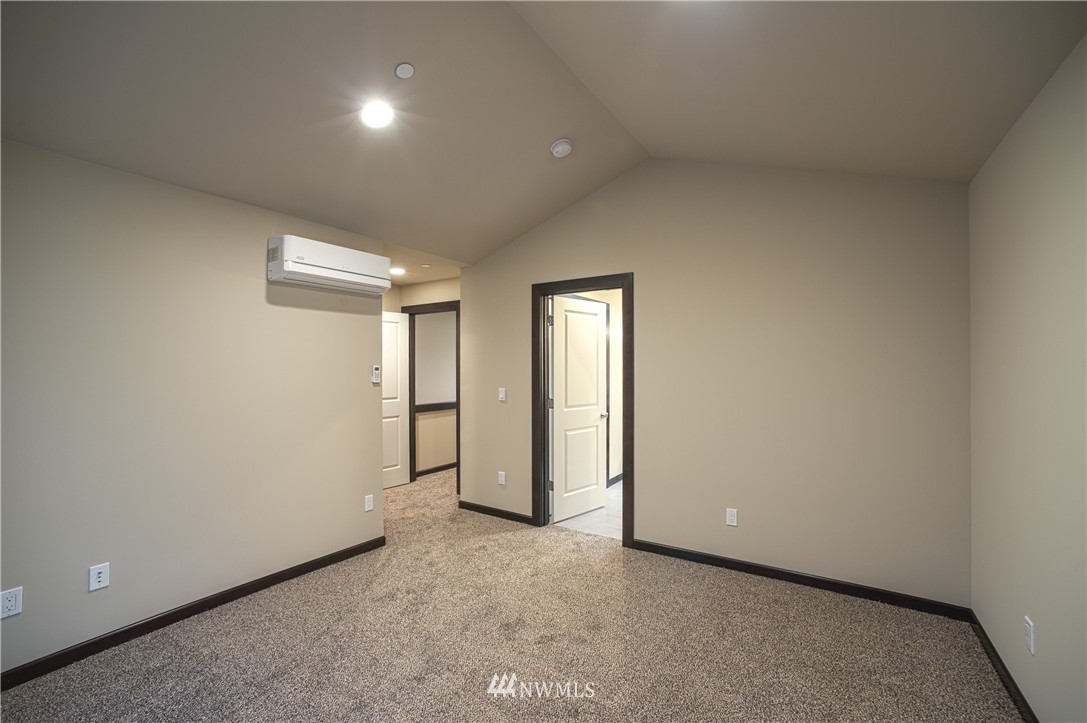 604 Morris Avenue South Renton, WA 98057 - Photo 7 of 21 a view of an empty room