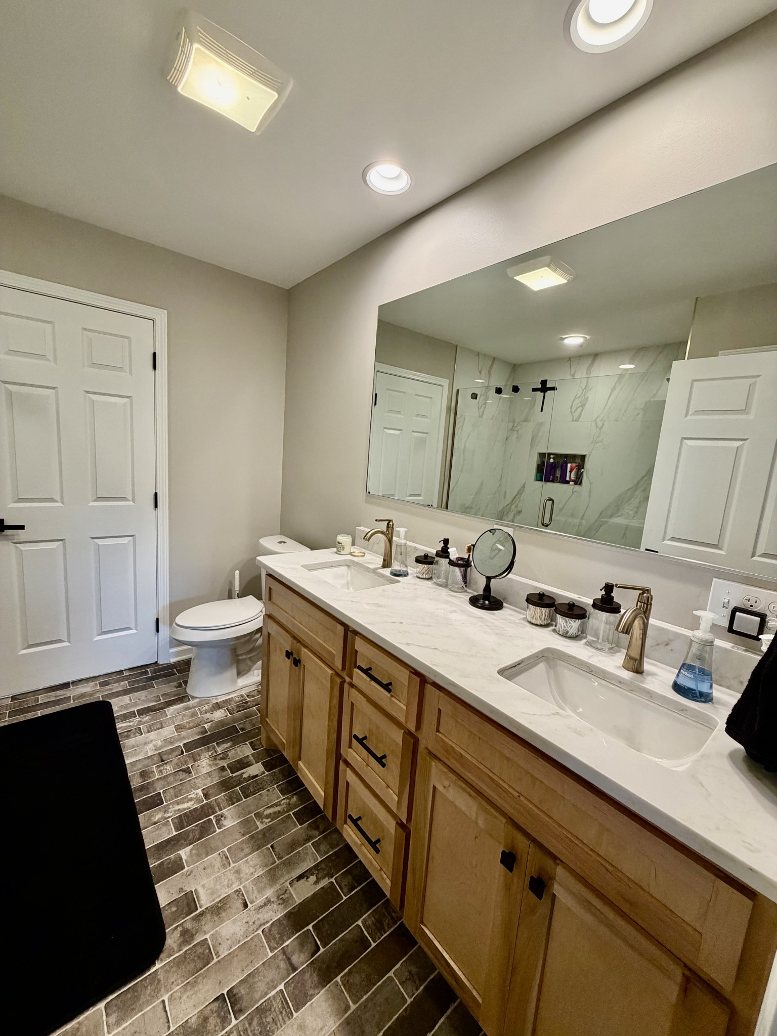 3 Harrison Road Five Points, TN 38457 - Photo 18 of 34 a spacious bathroom with double vanity and a mirror