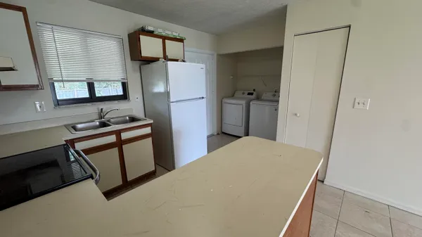 $1,975 | 5045 Southeast Primrose Way, Stuart, FL 34997