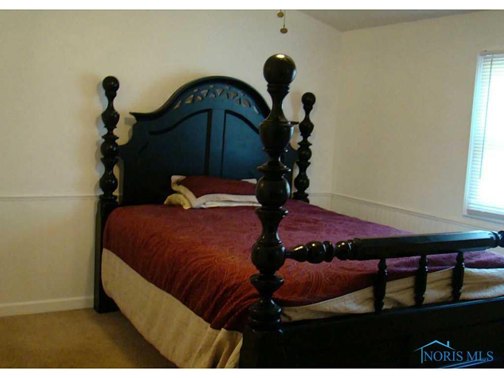 926 Rochelle Road Toledo, OH 43615 - Photo 6 of 12 Master Bedroom.