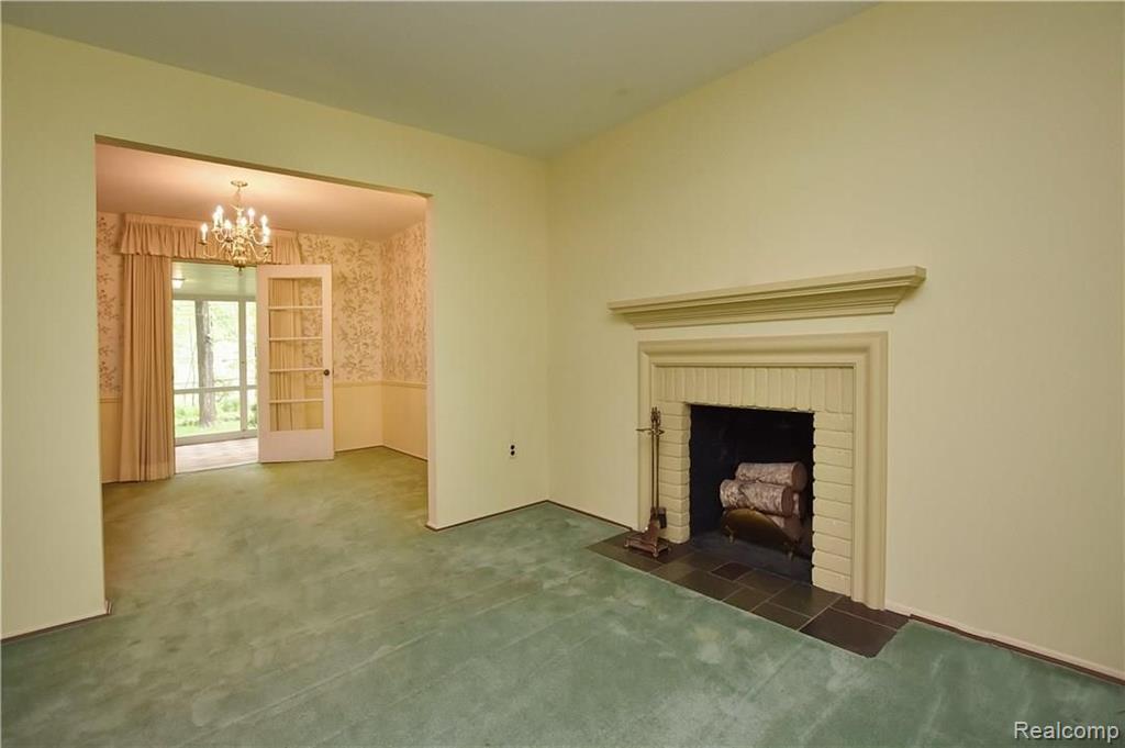 32635 Old Post Road Beverly Hills, MI 48025 - Photo 8 of 34