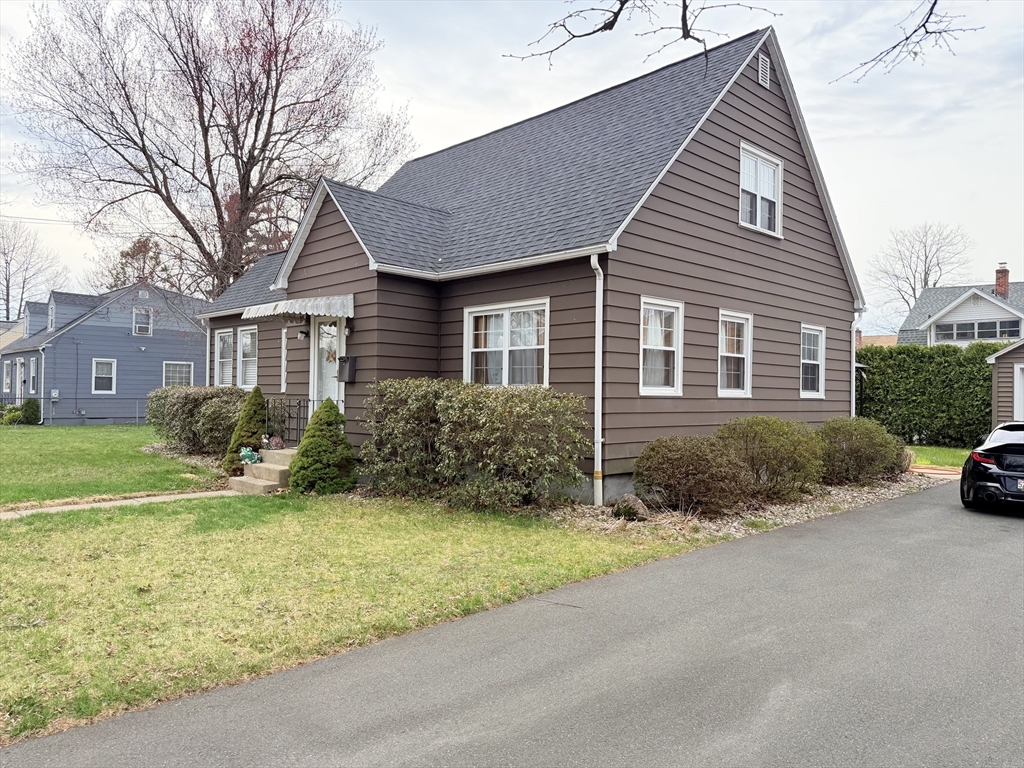 22 Felicia Street Springfield, MA 01104 - Photo 4 of 33