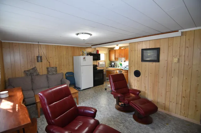 $225,000 | 627 School Forest Road Southwest, Baudette, MN 56623