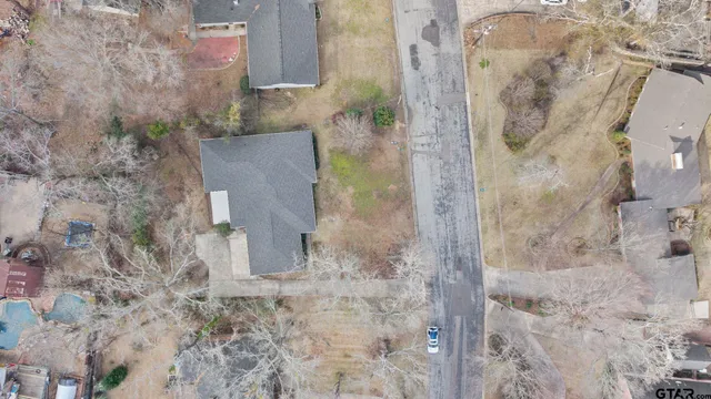 $325,000 | 1106 South Williams Avenue, Mount Pleasant, TX 75455