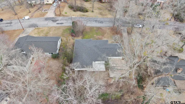 $325,000 | 1106 South Williams Avenue, Mount Pleasant, TX 75455