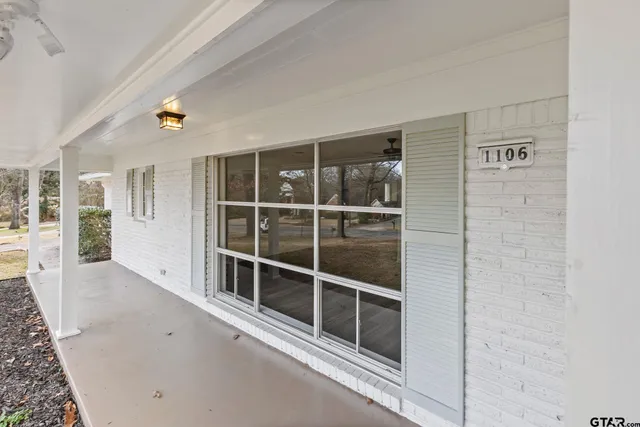 $325,000 | 1106 South Williams Avenue, Mount Pleasant, TX 75455