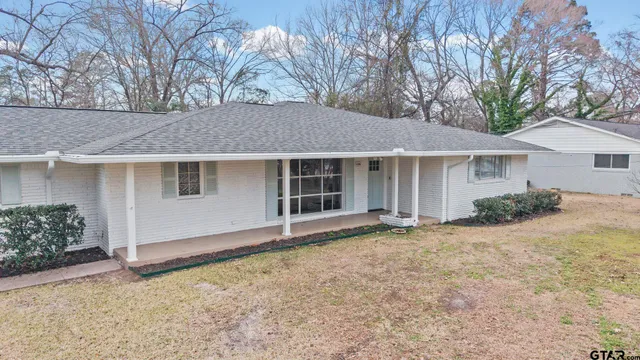 $325,000 | 1106 South Williams Avenue, Mount Pleasant, TX 75455