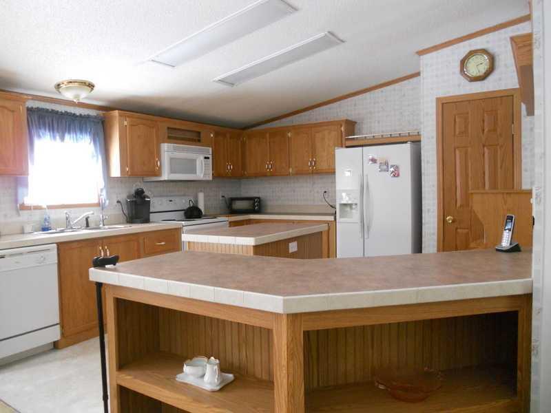 337 Beech Plains Road Buxton, ME 04093 - Photo 6 of 25 Kitchen. lots of counter space and...