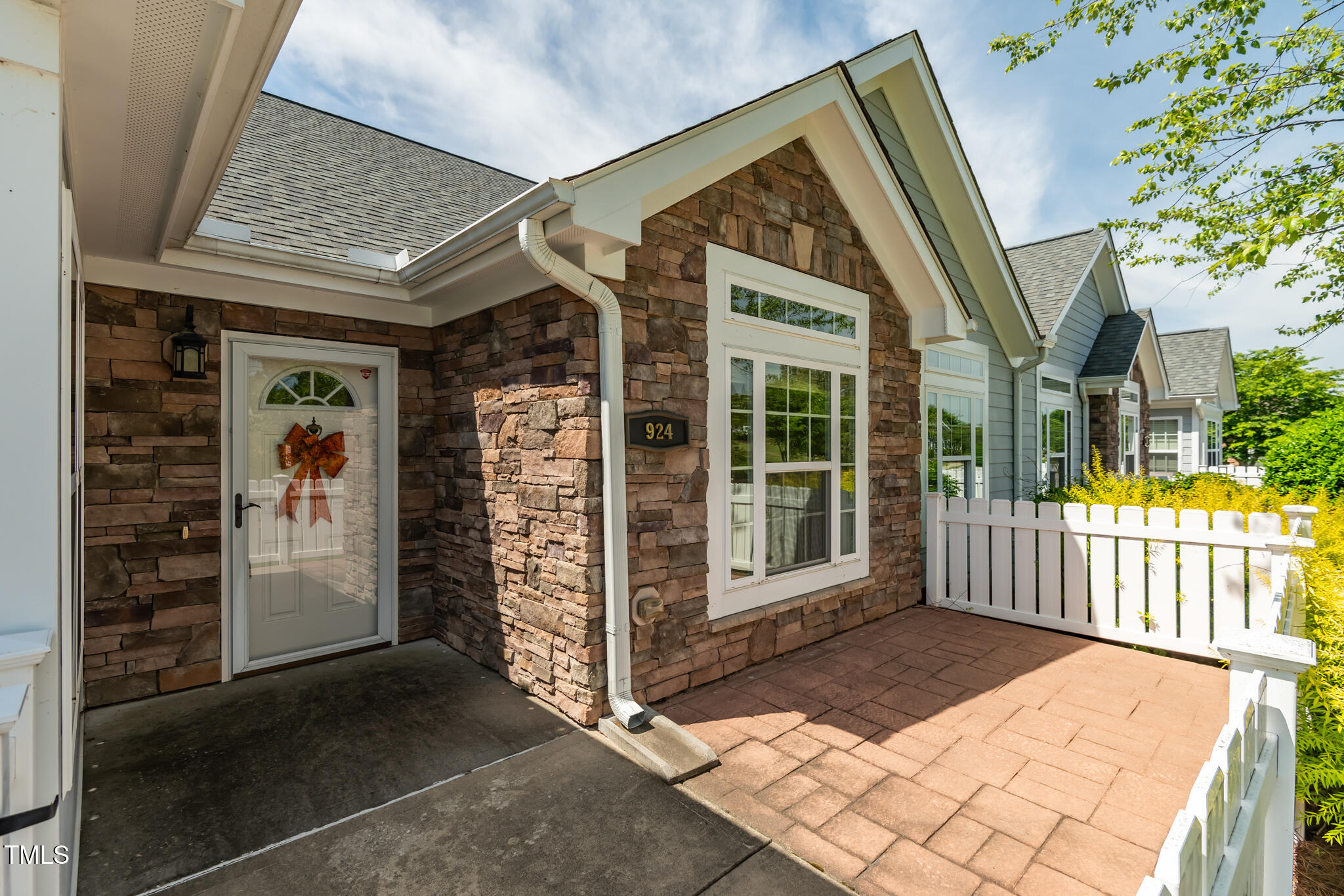 924 Carolina Bell Road Apex, NC 27502 - Photo 4 of 35 Entryway and patio