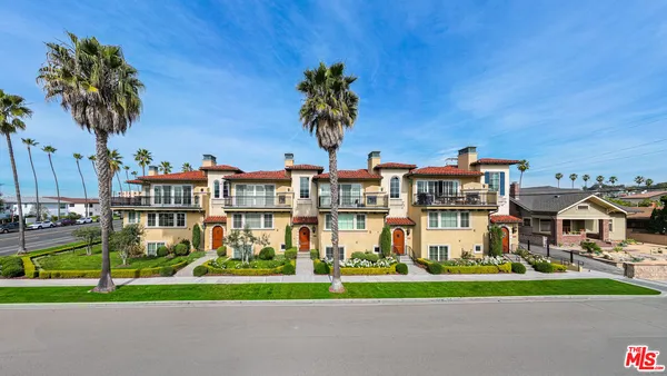 $9,000 | 201 Avenue A, Unit C, Redondo Beach, CA 90277