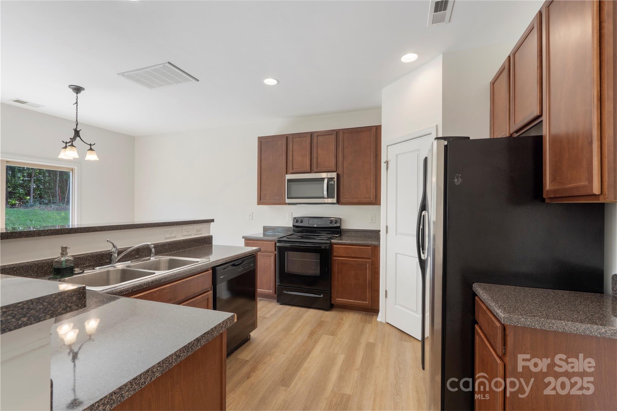 858 Rook Road Charlotte, NC 28216 - Photo 15 of 43