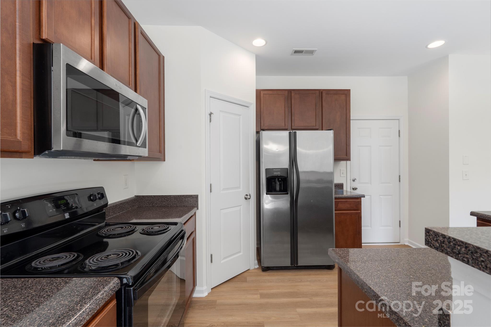 858 Rook Road Charlotte, NC 28216 - Photo 16 of 43