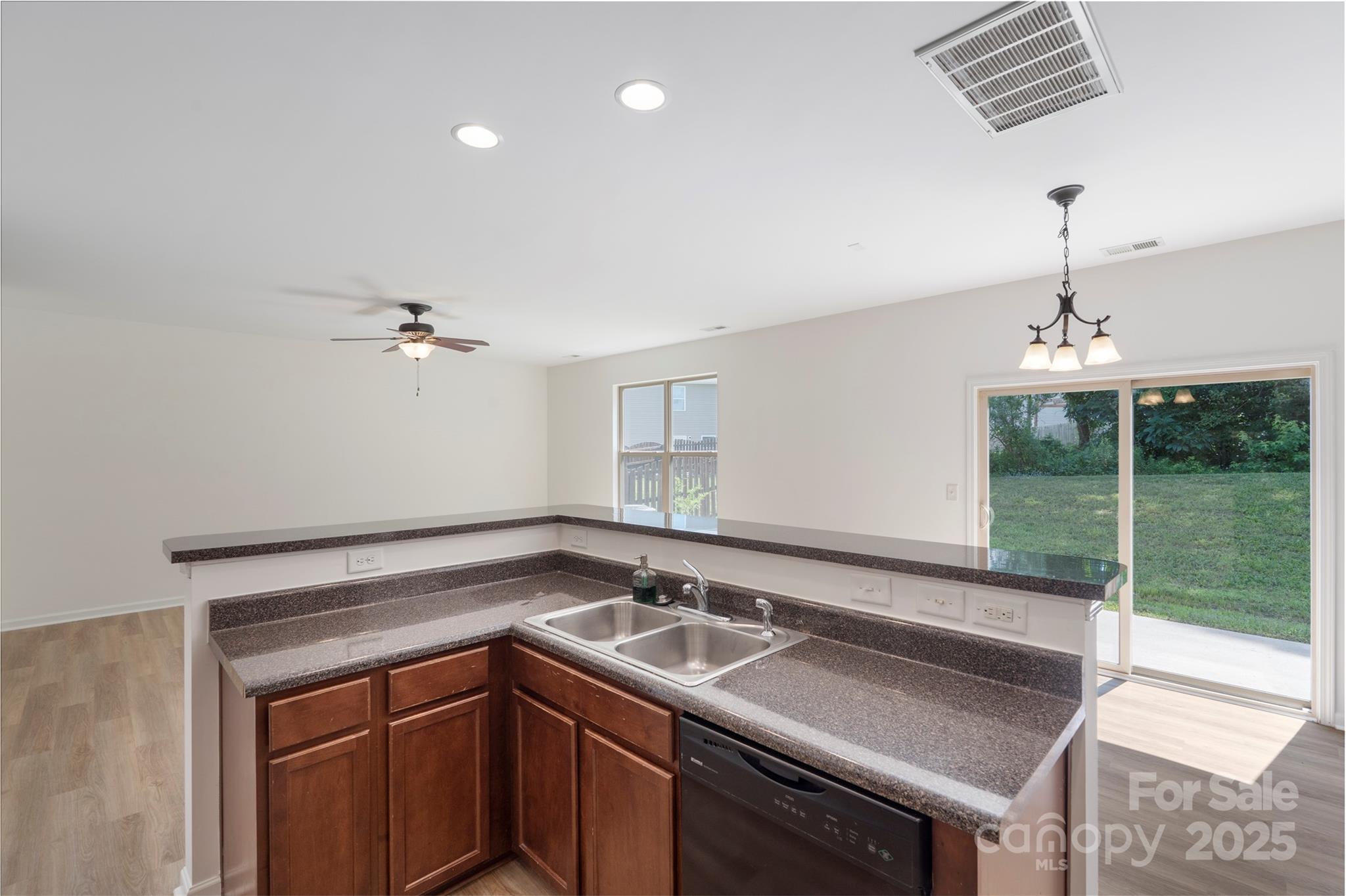 858 Rook Road Charlotte, NC 28216 - Photo 17 of 43
