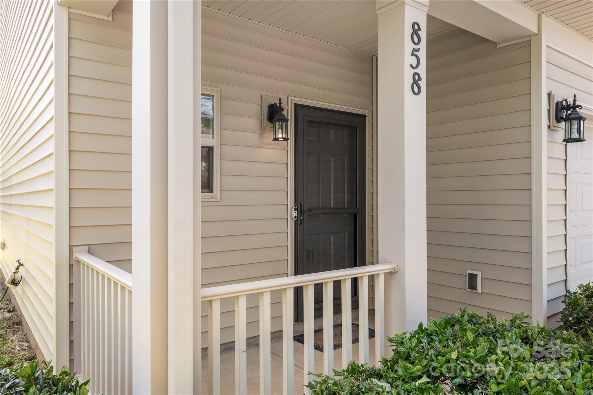 858 Rook Road Charlotte, NC 28216 - Photo 6 of 43