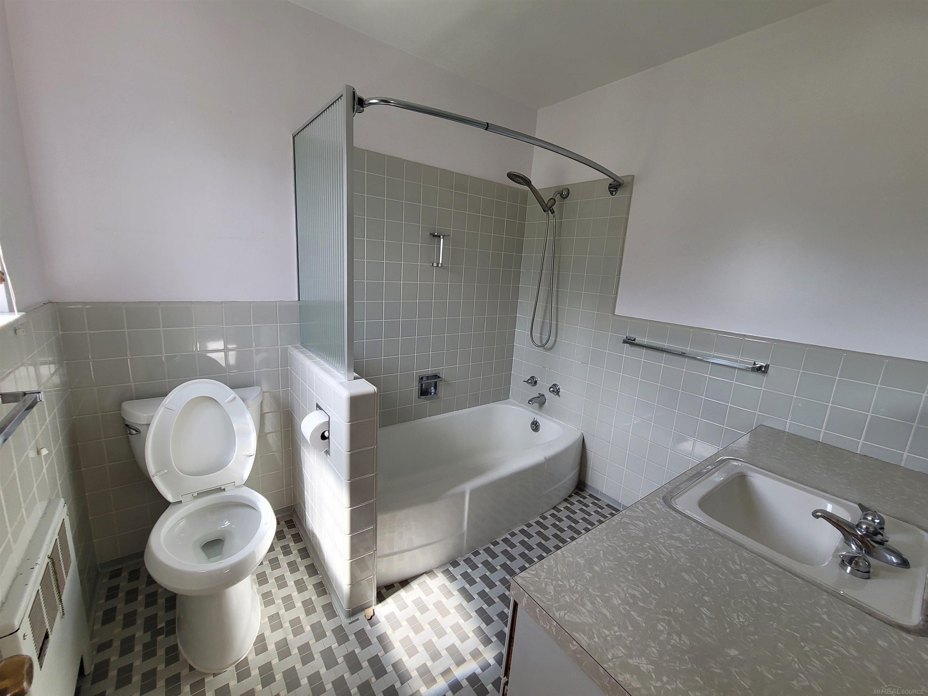 15818 Windmill Point Grosse Pointe, MI 48230 - Photo 15 of 29