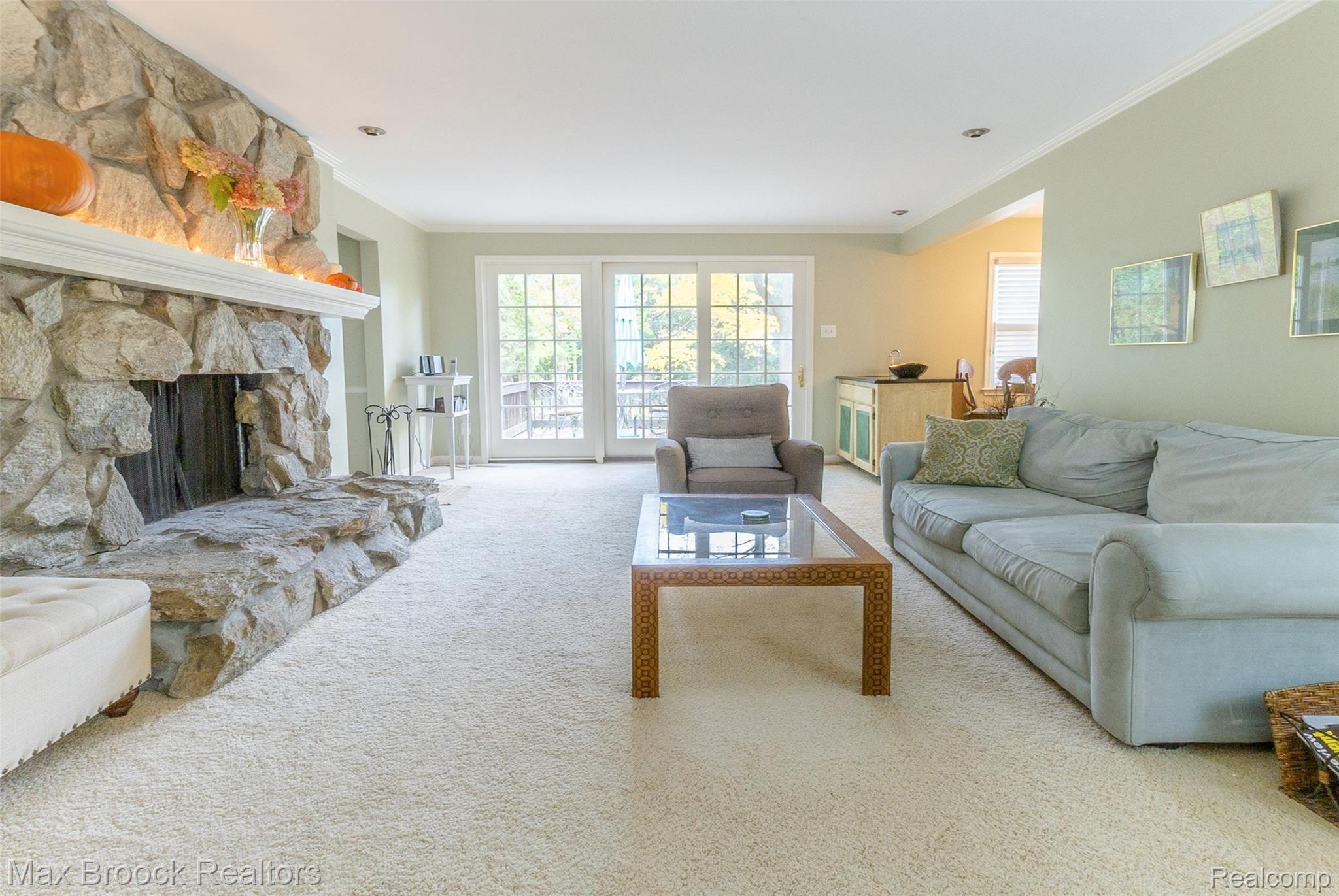 893 Foxhall Road Bloomfield Hills, MI 48304 - Photo 6 of 50 23.jpg