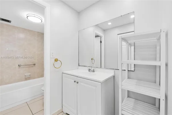 $1,850 | 16710 Northeast 9th Avenue, Unit 307, North Miami Beach, FL 33162