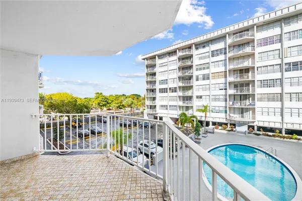 $1,850 | 16710 Northeast 9th Avenue, Unit 307, North Miami Beach, FL 33162