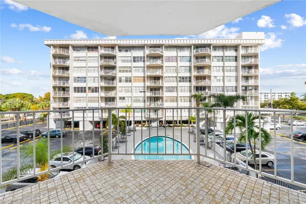 $1,850 | 16710 Northeast 9th Avenue, Unit 307, North Miami Beach, FL 33162