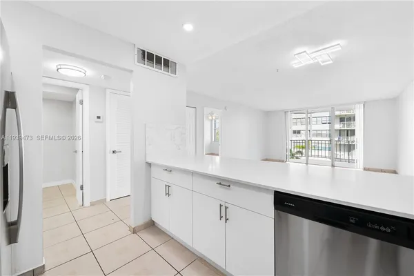 $1,850 | 16710 Northeast 9th Avenue, Unit 307, North Miami Beach, FL 33162