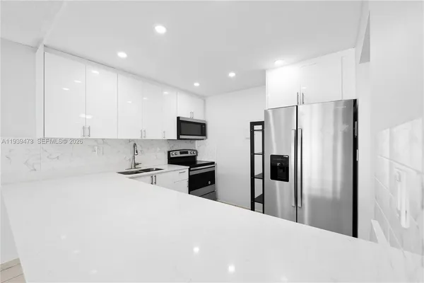 $1,850 | 16710 Northeast 9th Avenue, Unit 307, North Miami Beach, FL 33162