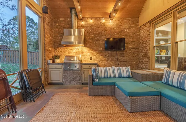 $498,900 | 4655 Bonne Terre Drive, Nesbit, MS 38651