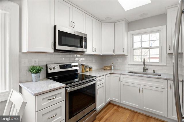 $1,020,000 | 608 Putnam Place, Alexandria, VA 22302