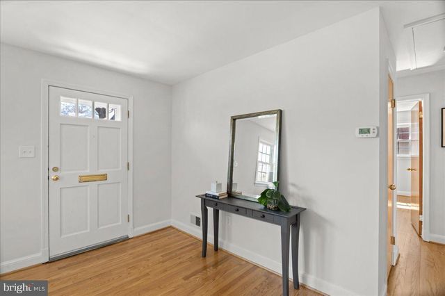 $1,020,000 | 608 Putnam Place, Alexandria, VA 22302