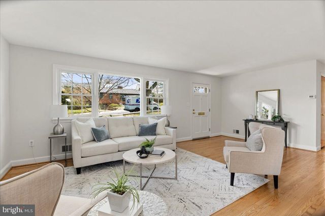 $1,020,000 | 608 Putnam Place, Alexandria, VA 22302