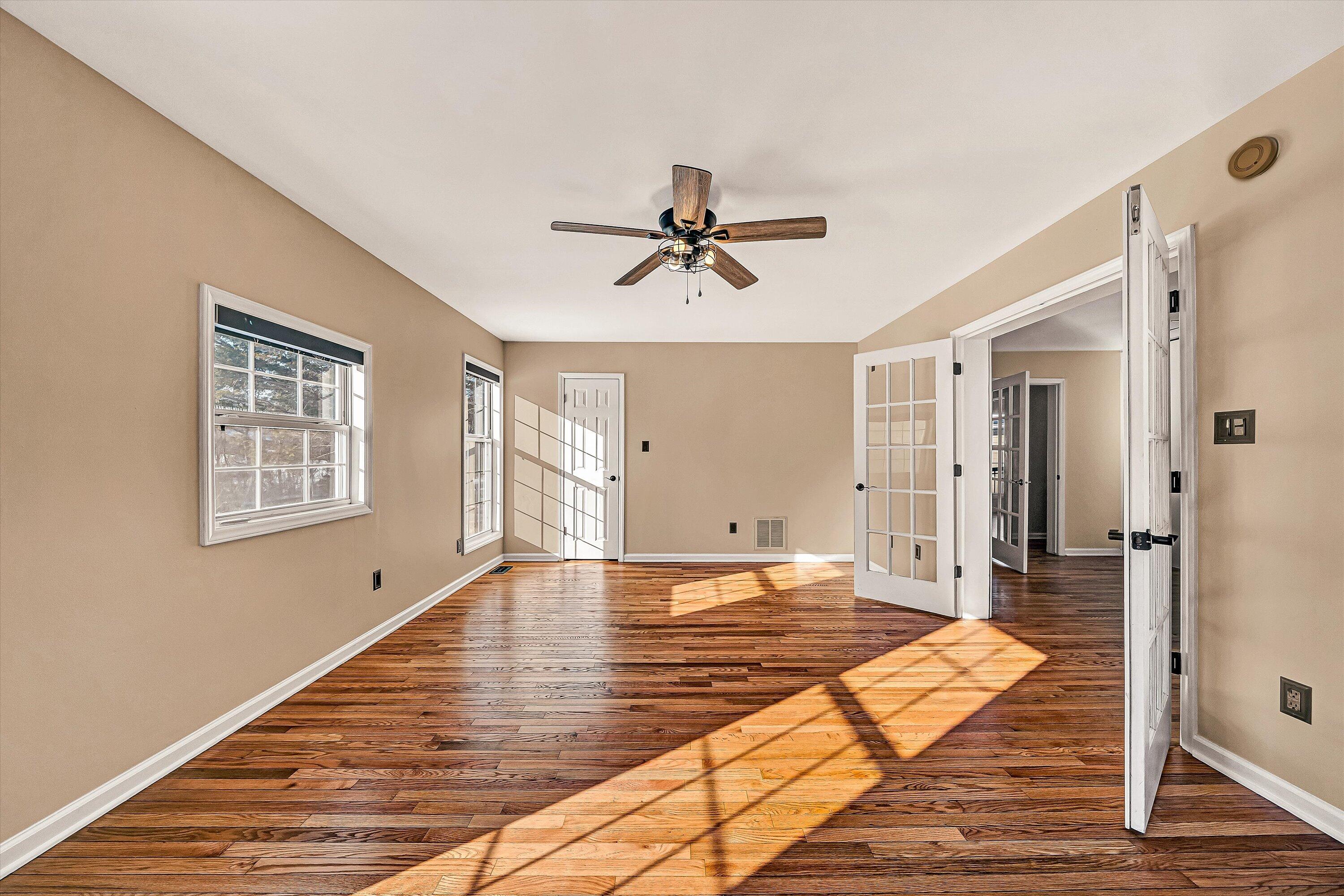 3120 Carvins Cove Road Salem, VA 24153 - Photo 30 of 65 34-VM-09207