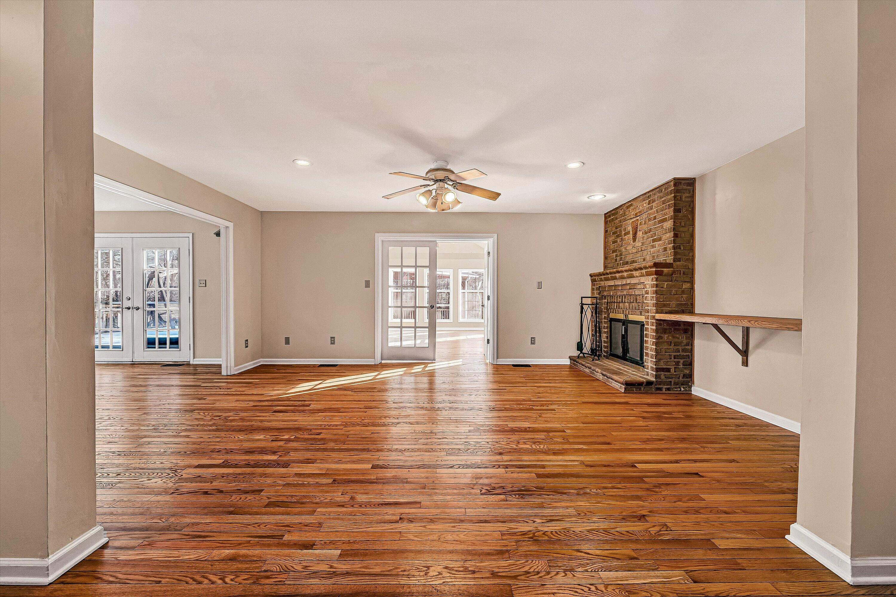 3120 Carvins Cove Road Salem, VA 24153 - Photo 4 of 65 04-VM-09114