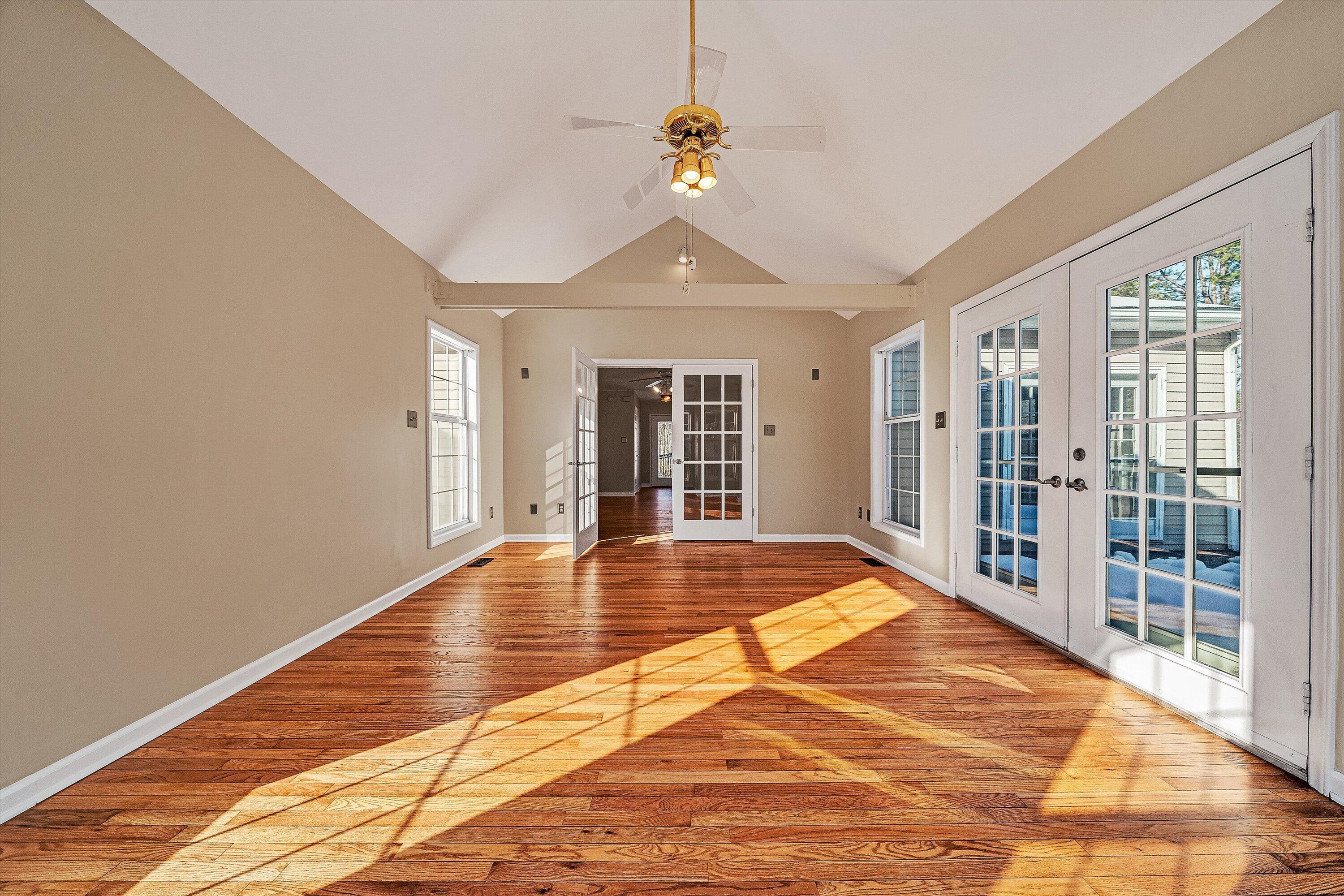 3120 Carvins Cove Road Salem, VA 24153 - Photo 10 of 65 09-VM-09129