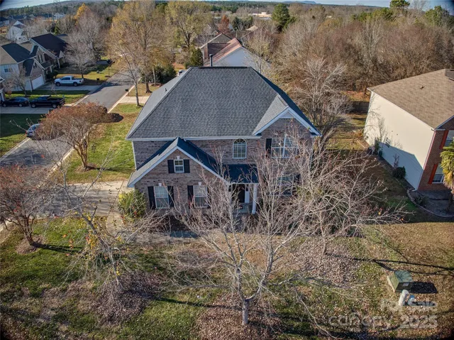 $439,900 | 502 Gillcreek Court, Lake Wylie, SC 29710