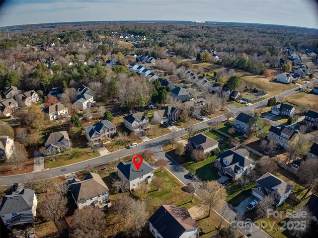 $439,900 | 502 Gillcreek Court, Lake Wylie, SC 29710