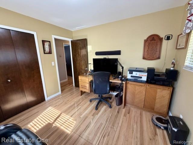 1115 Torpey Road Troy, MI 48083 - Photo 24 of 38 Bed room featuring light wood-type flooring