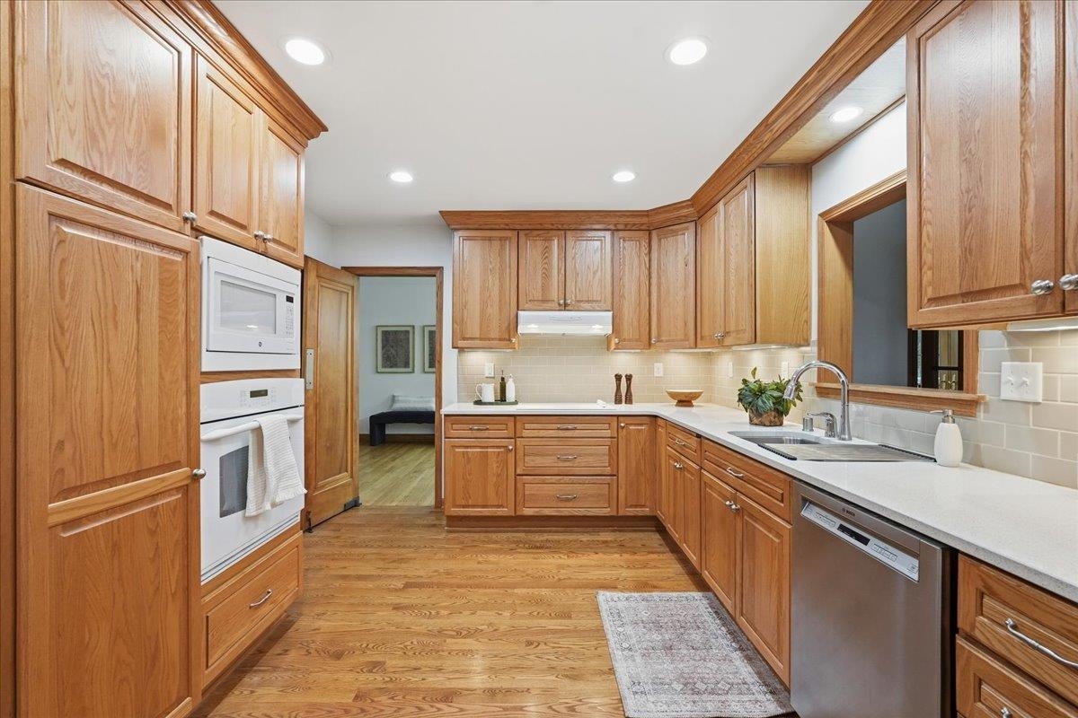 3223 Topping Road Madison, WI 53705 - Photo 19 of 53