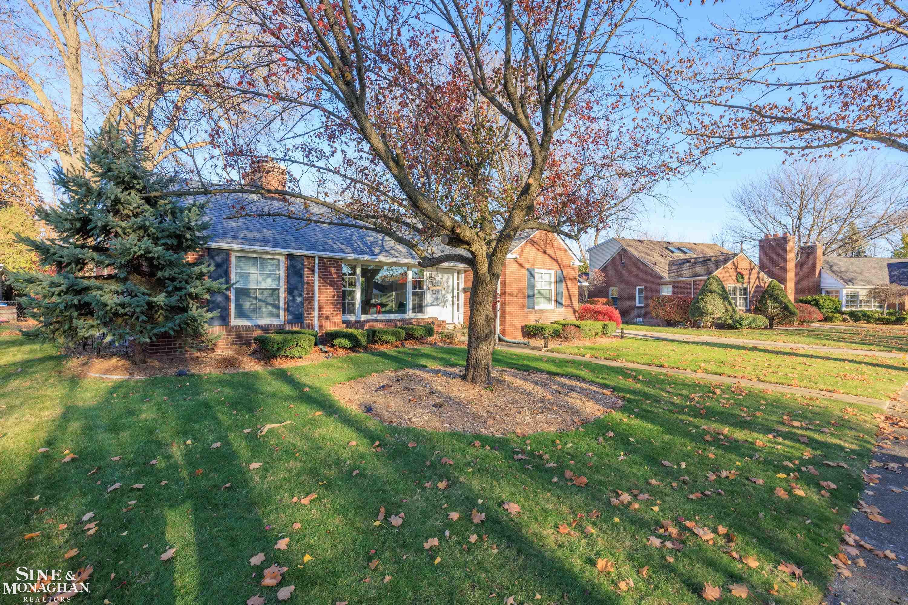 474 Lexington Road Grosse Pointe, MI 48236 - Photo 38 of 62 50162736-193f714c-6356-464e-9d21-b158f8ea49d9.JPG
