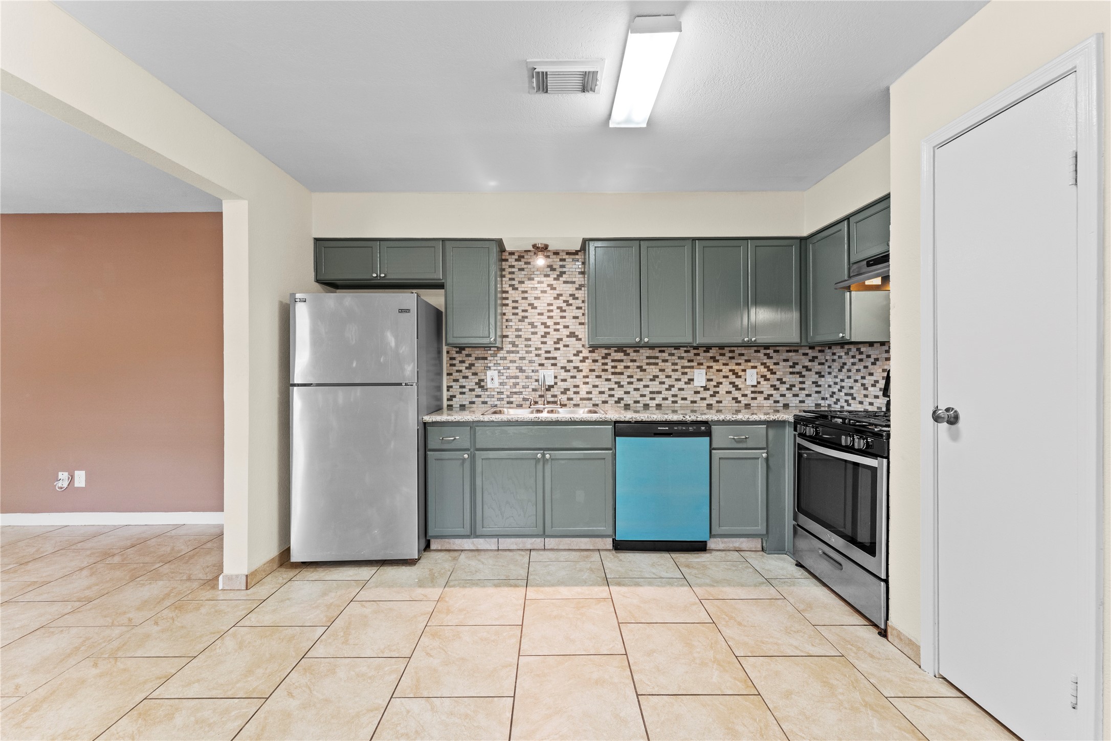 5035 Reno Drive Pasadena, TX 77505 - Photo 7 of 18 Gallery Image 7