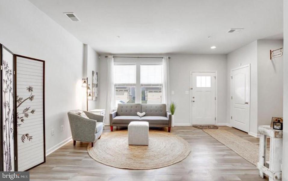 1328 Ricketts Road Frederick, MD 21702 - Photo 6 of 26 Living room