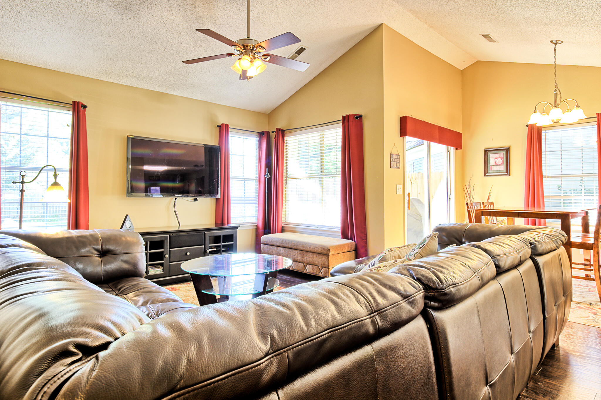 103 Jarett Road Summerville, SC 29485 - Photo 13 of 31 Main living to eat-in
