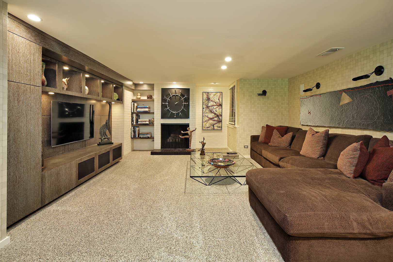 195 Franklin Road Glencoe, IL 60022 - Photo 22 of 33 a living room with furniture and a flat screen tv