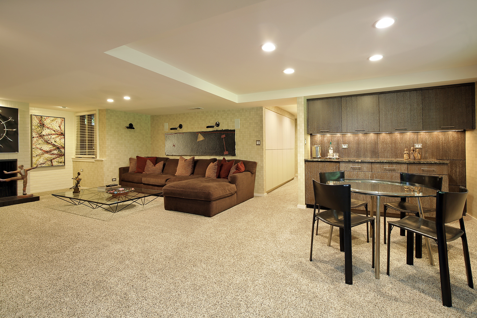 195 Franklin Road Glencoe, IL 60022 - Photo 23 of 33 a living room with furniture and a dining table with kitchen view